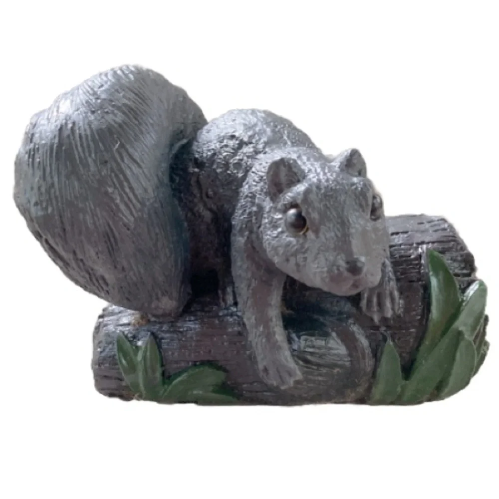 GRAY SQUIRREL Resin Outdoor Garden Decor on a Log 7 x 6 x 5 inches